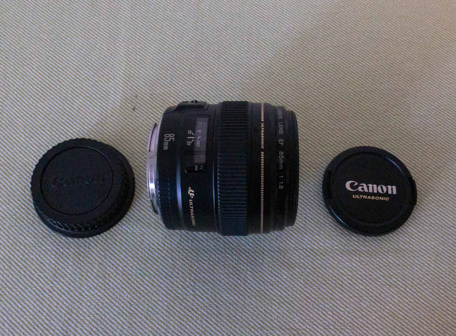 Obiectiv prime-lens de portret Canon EF 85mm / f 1.8 USM